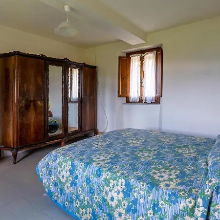 Stunning In Longoio With Kitchen